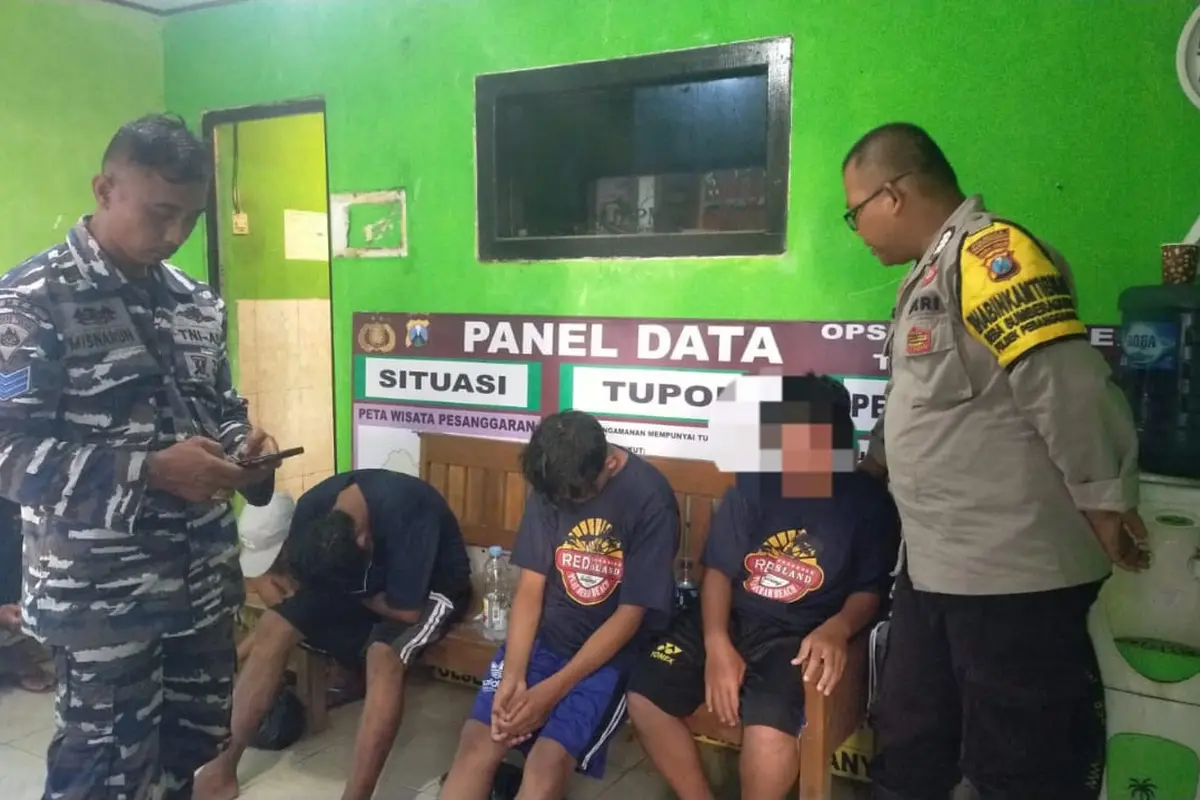 Empat korban tenggelam di pantai Pulau Merah berhasil diselamatkan, seangkan satu orang lainya masih dalam pencarian (Istimewa)