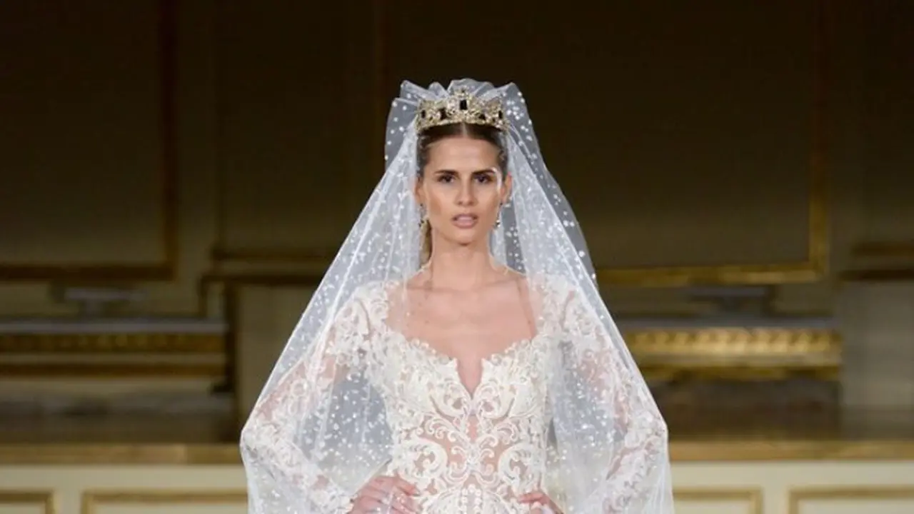 16 Gaun Pengantin Transparan Bikin Kamu Pengin Segera Dilamar