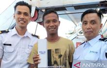 Wow, Ada 250 Suvenir! Pelni Ambon Bagikan Kipas dan Botol Minum Gratis di Hari Pelanggan Nasional