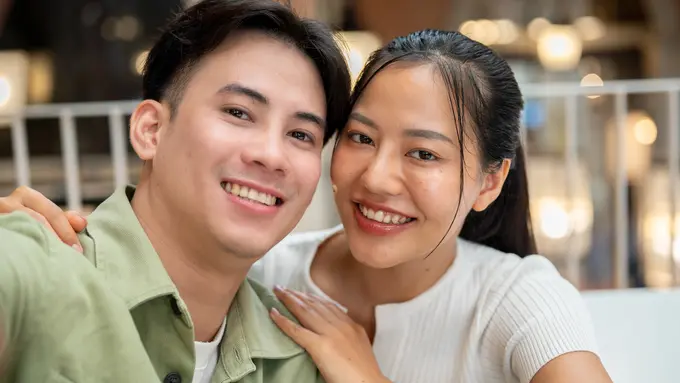 couple oktober tumbuh bersama