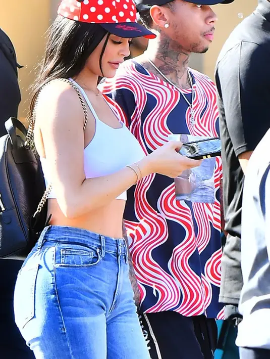 "Tyga tak pernah menginginkan Kylie untuk datang di turnya," tambah sumber. (Splash News)
