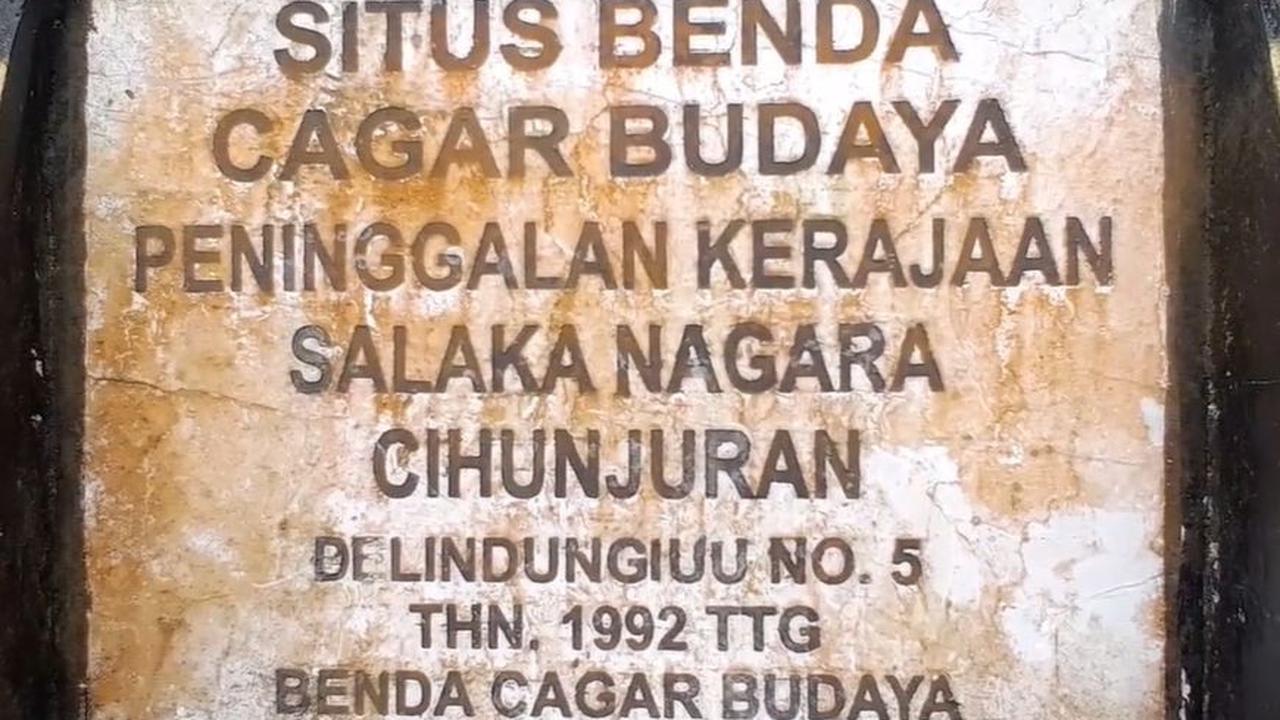 Dalam Kitab Mahabarata, Angling Dharma merupakan tokoh utama keturunan ketujuh dari  Arjuna. Sosoknya dikenal arif dan mengayomi masyarakat hingga dikukuhkan menjadi pemimpin Kerajaan Malawapati, Pati, Jawa Tengah.