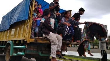 Pengungsi korban terdampak gempa Pasaman Barat mengungsi ke kantor bupati.