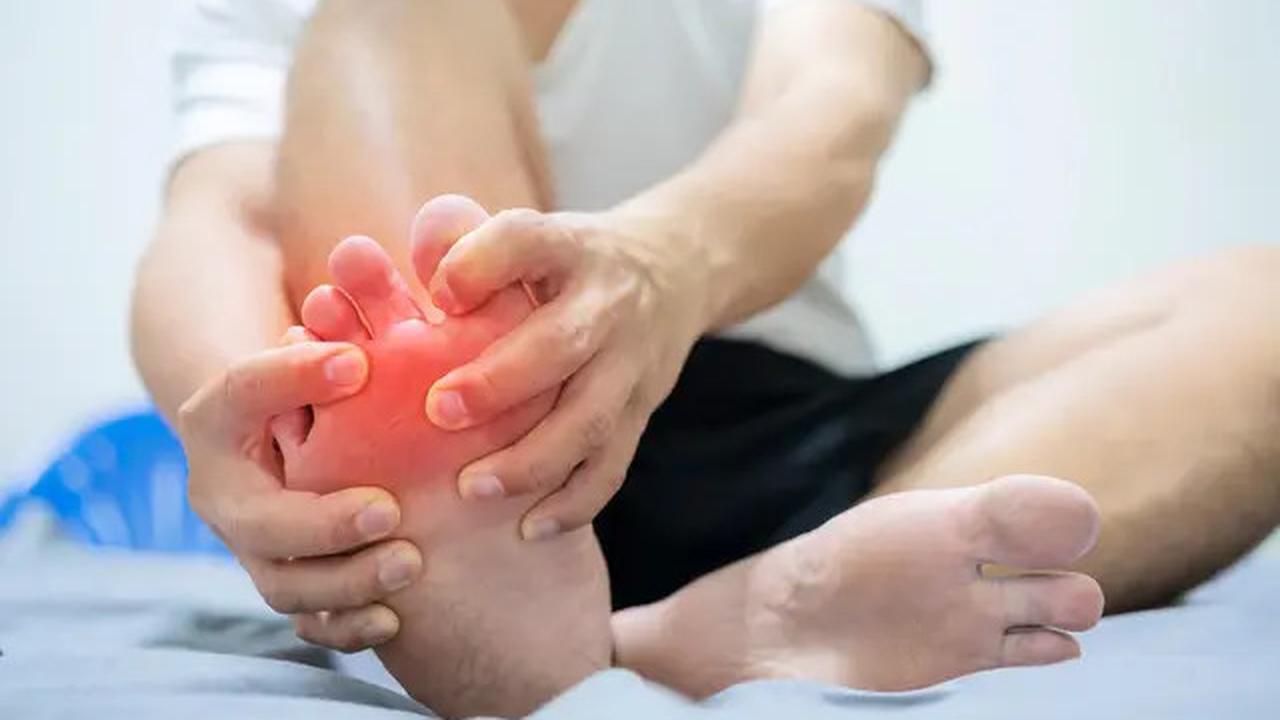 Air Rebusan Sereh dan Daun Salam, Cara Ampuh Redakan Nyeri Asam Urat