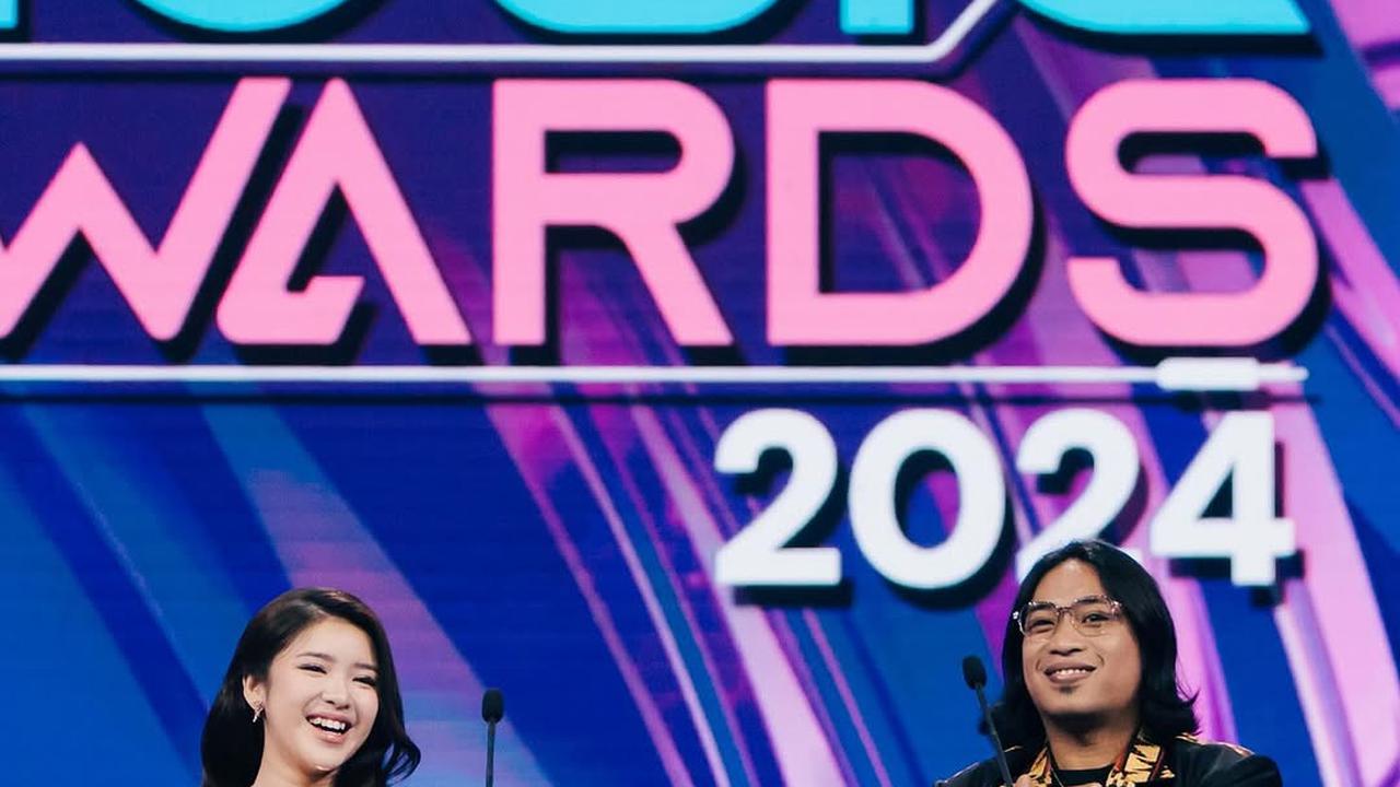 Momen Tiara Andini Tidak Sadar Menang Awards, Terlalu Asyik Ngobrol Bareng Fans - Langsung Bingung