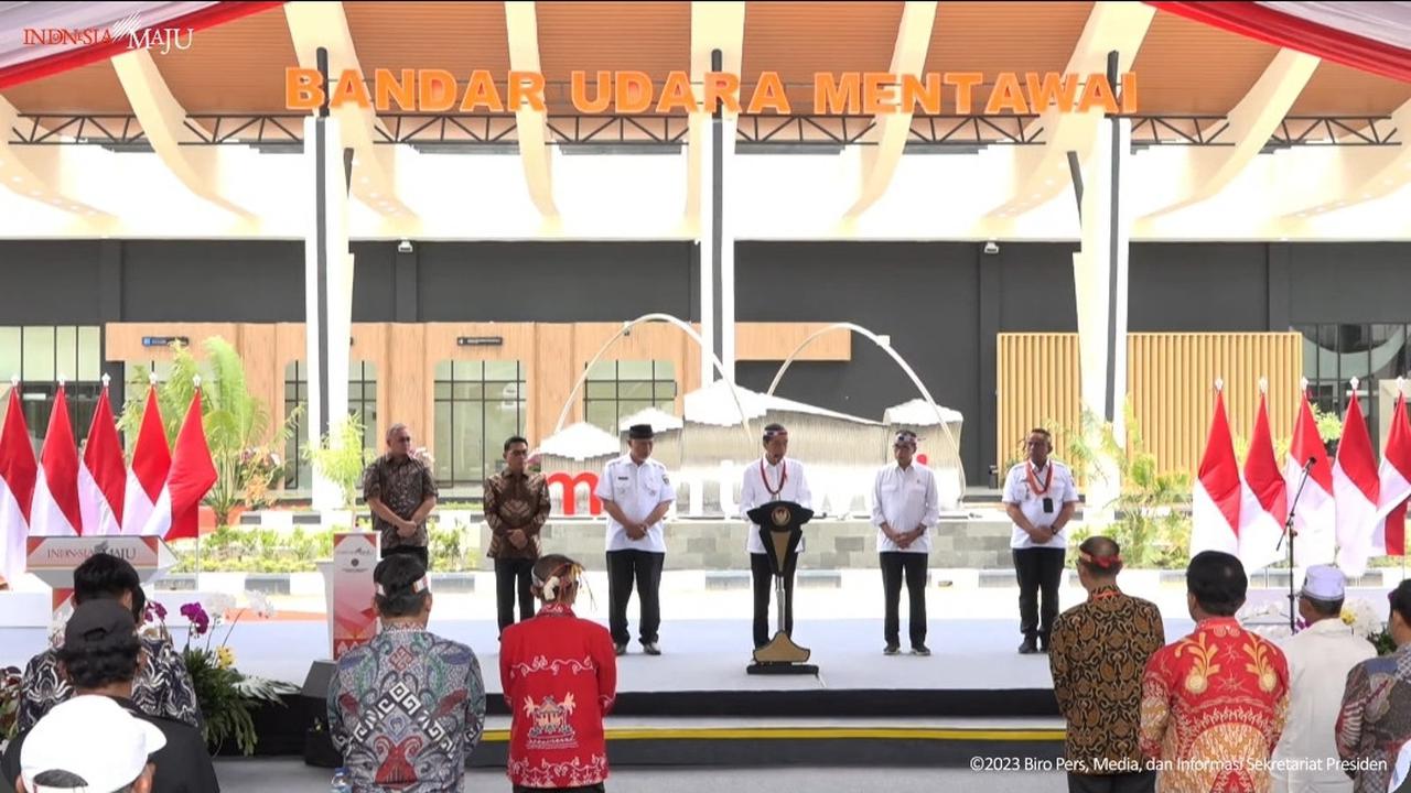 Presiden Joko Widodo (Jokowi) meresmikan Bandara Mentawai di Kepulauan Mentawai, Sumatera Barat.