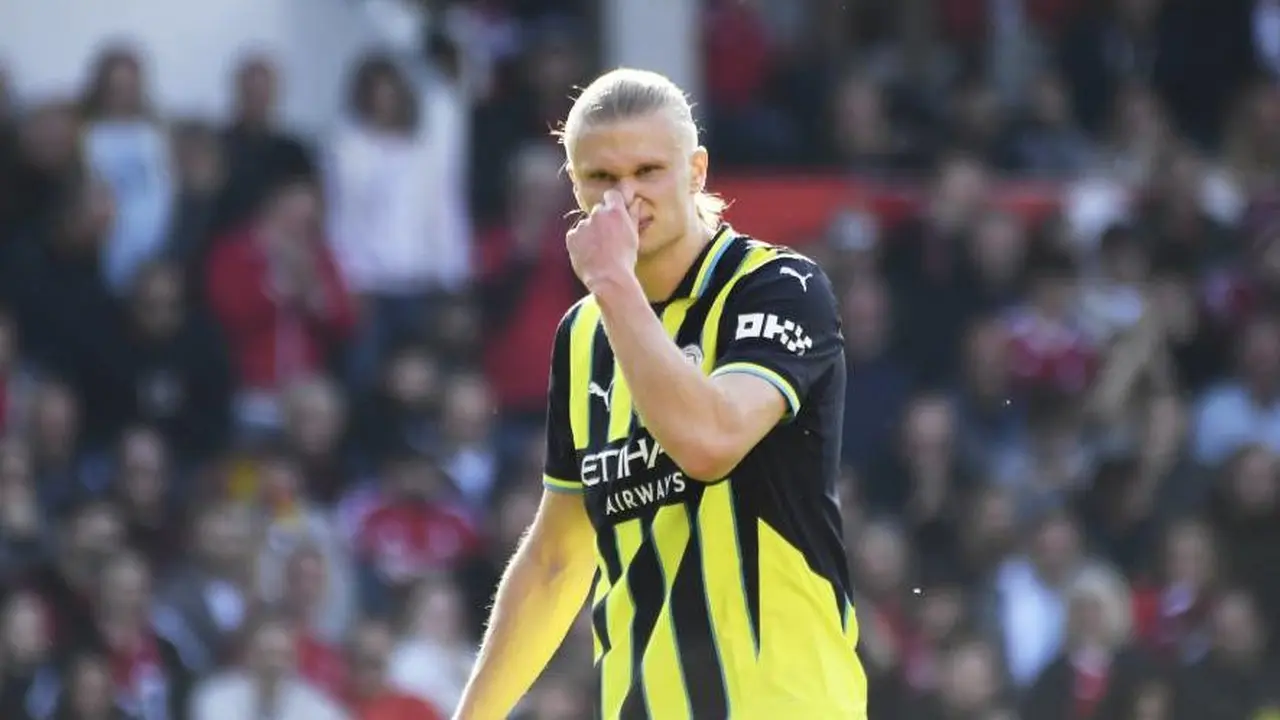 Erling Haaland dalam pertandingan Nottingham Forest vs Manchester City di Premier League, Sabtu (8/3/2025) malam WIB. (c) AP Photo/Rui Vieira