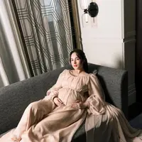 Chelsea Islan beri kejutan dengan kabar kehamilan anak pertamanya dengan Rob Clinton Kardinal. Ia berbagi kabar bahagia tersebut di momen sang suami berulang tahun yang ke-33 [@chelseaislan]