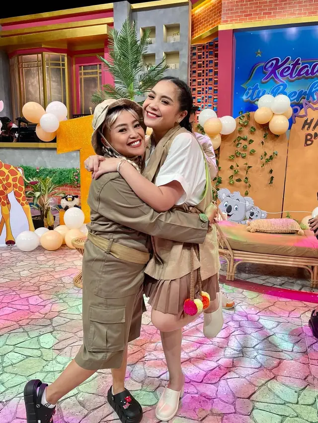 Potret Kenangan Kedekatan Mendiang Mpok Alpa dengan Para Artis, Raffi Ahmad dan Irfan Hakim Ungkap Perjuangannya