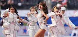Lagu “Goals” sendiri menghadirkan perpaduan antara Latin pop, K-pop, dan Afrobeats dengan beat yang enerjik. (AP Photo/Jae C. Hong)