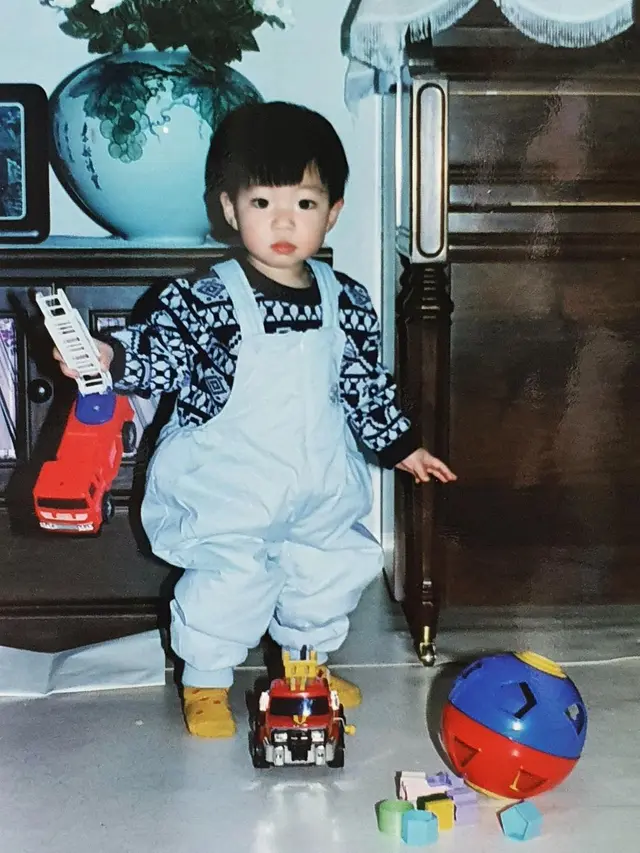 Potret Hwang In Yeop cilik. (Instagram/ hi_high_hiy, via Soompi)
