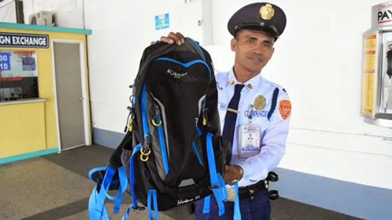 Security Jujur, Kembalikan Uang Rp 141 Juta Milik Pengunjung 