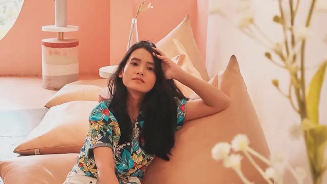 6 Potret Cantik Adila Fitri, Bintang Film My Idiot Brother
