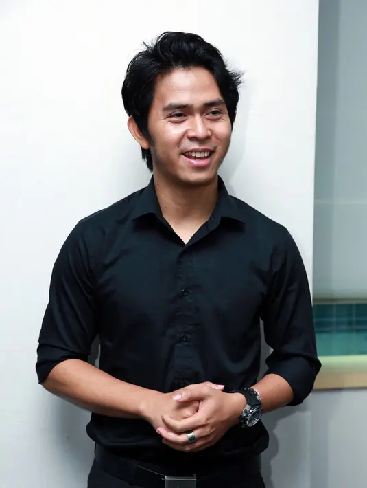 'Tadinya cuma ibu dan keluarga. Saya mikir mesti ikut juga. Saya bilang kita harus lebih hati-hati jaga kesehatan' ujar Cakra. (Deki Prayoga/Bintang.com)