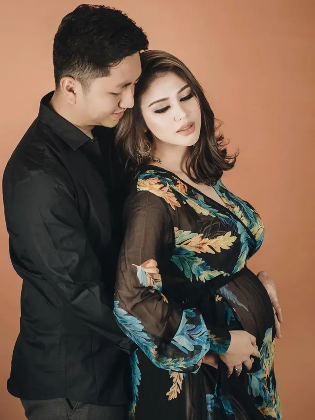 Resmi Jadi Ibu, Ini 6 Potret Perjalanan Kehamilan Ariska Putri Pertiwi