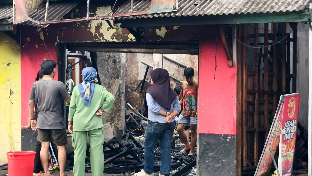 Kios ayam geprek di Sukabumi hangus terbakar