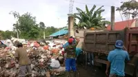 Gubernur Sulut Olly Dondokambey mengerahkan 50 truk untuk mengangkut sampah dari berbagai kawasan di Manado, Jumat (5/2/2021).
