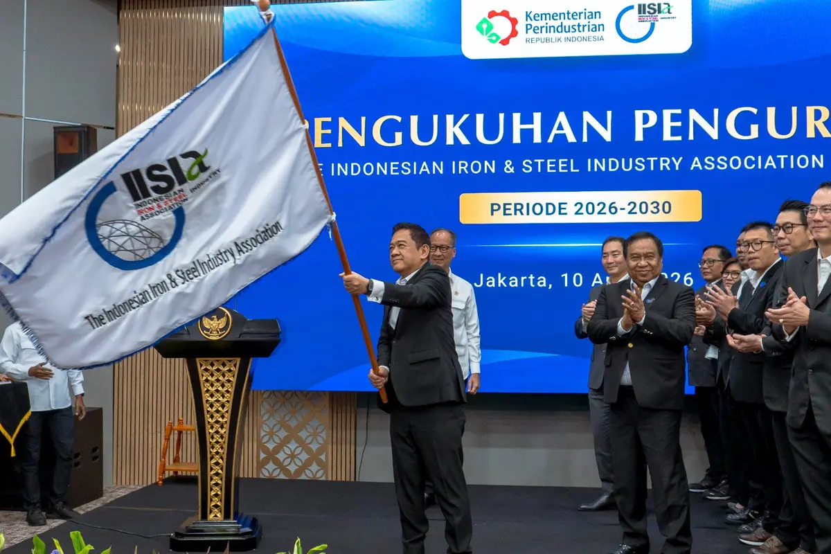 Menteri Perindustrian (Menperin) Agus Gumiwang menghadiri pengukuhan Ketua Umum (Chairman) The Indonesian Iron & Steel Industry Association (IISIA) Akbar Djohan. Dok