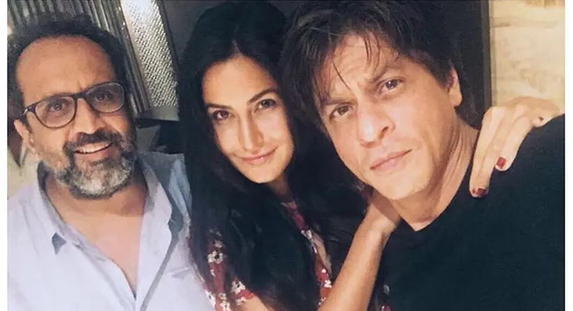 Katrina Kaif mengunggah foto bareng Shahrukh Khan dan sutradara Aanand L. Rai. Katrina Kaif dan Shahrukh Khan akan bermain dalam sebuah film yang masih dirahasiakan judulnya.