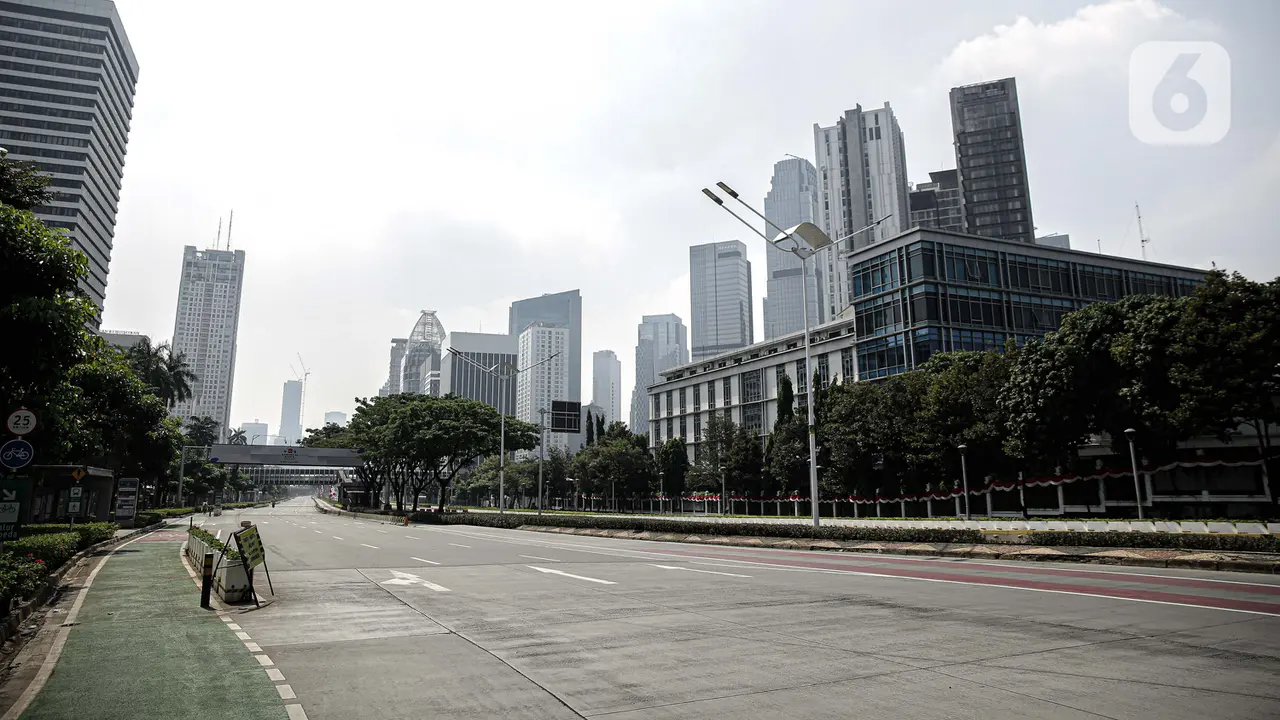 FOTO: Suasana Jalan Utama Jakarta pada Perpanjangan PPKM Darurat