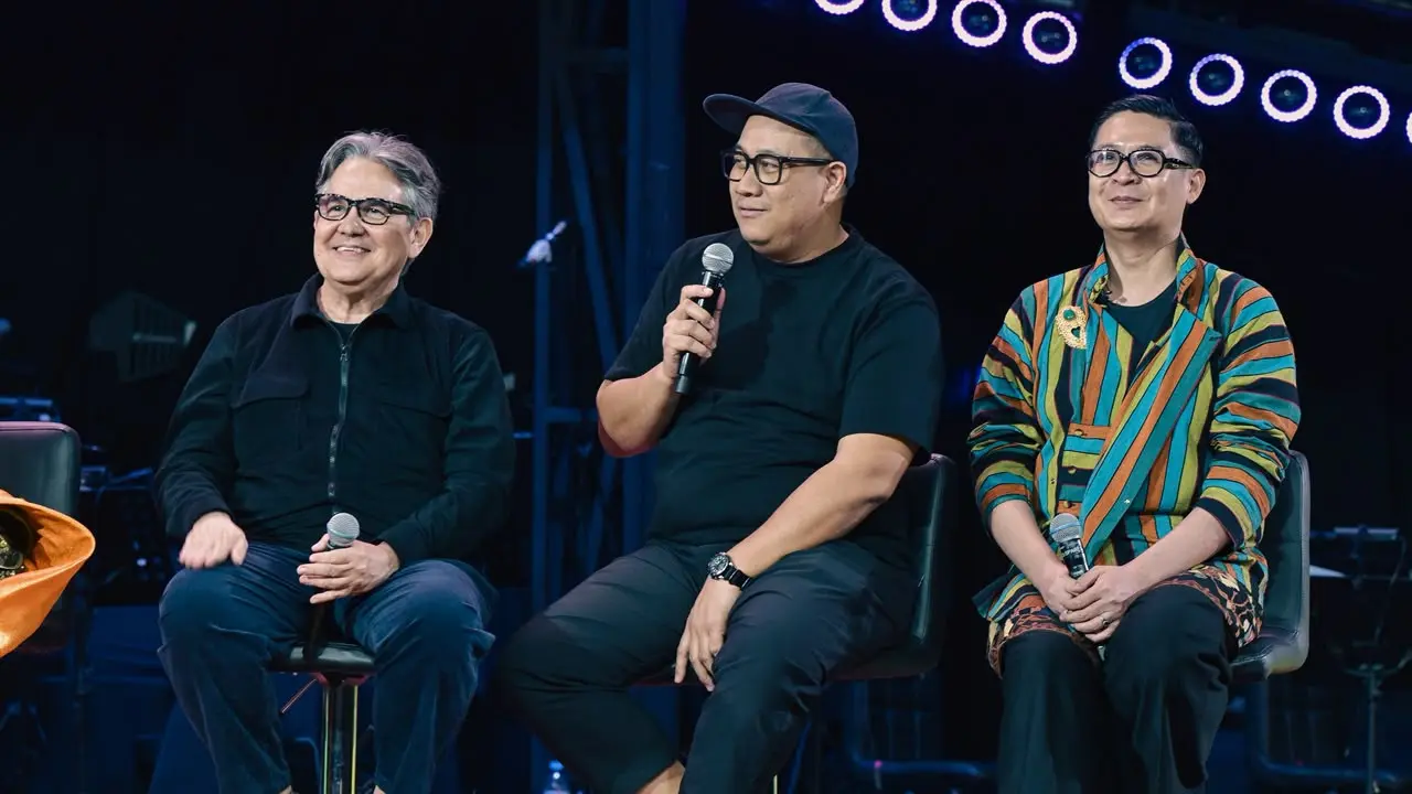 Priyo Oktaviano, kiri dalam konferensi pers Pagelaran Sabang Merauke 2026 di Indonesia Arena, Senayan, Jakarta, Jumat (21/8/2026). (dok Pagelaran Sabang Merauke)