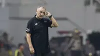 Pelatih Persikabo, Igor Kriushenko, saat melawan Arema FC pada laga Shopee Liga 1 di Stadion Pakansari, Bogor, Senin, (2/3/2020). Persikabo takluk 0-2 dari Arema FC. (Bola.com/M Iqbal Ichsan)