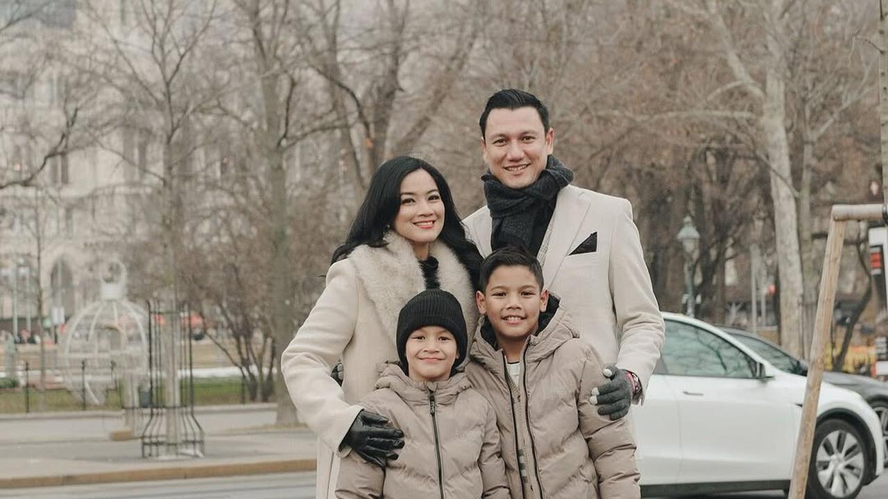 Potret Liburan Titi Kamal dan Christian Sugiono Bersama Kedua Anak, Disebut Sosok Keluarga Impian