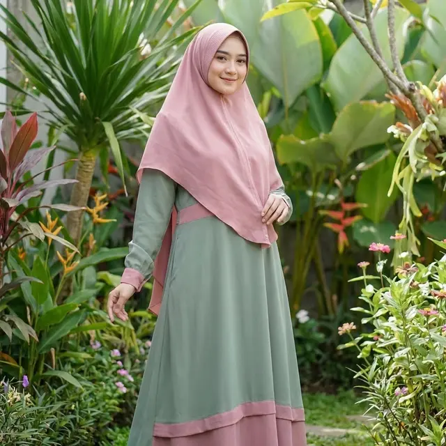 Model Gamis Kombinasi 2 Warna Terbaru untuk Lebaran 2026