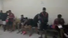 Usai kalah 2-1 dari Sriwijaya FC, pemain Arema Cronus nampak lesu di ruang ganti Stadion Manahan, Solo.