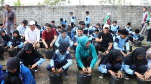 Gerakan Tanam Cabai Lombok Tengah: Besti, Solusi Inflasi dari Lingkungan Sekolah