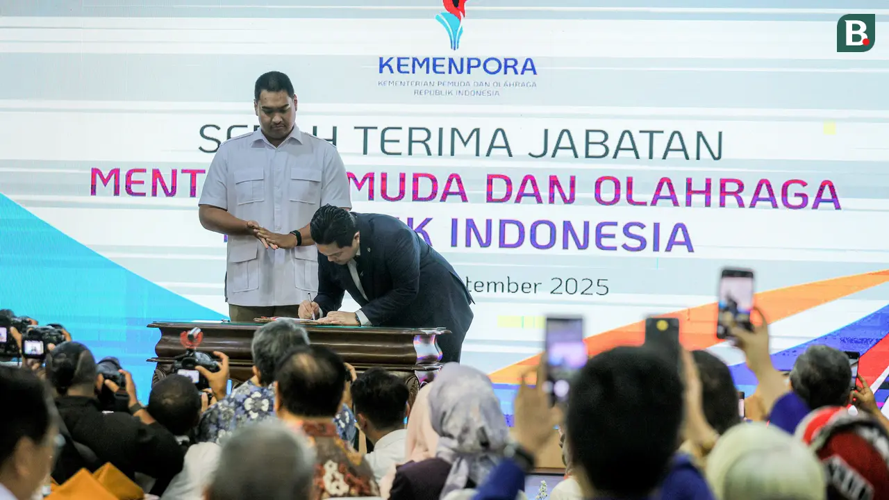 Foto: Sah! Momen Erick Thohir Lakukan Sertijab Menpora dengan Dito Ariotedjo