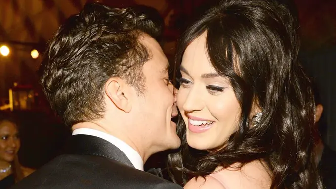 Saat berpacaran, Katy Perry dan Orlando Bloom kerap memamerkan tubuh mereka dengan tampil bugil.