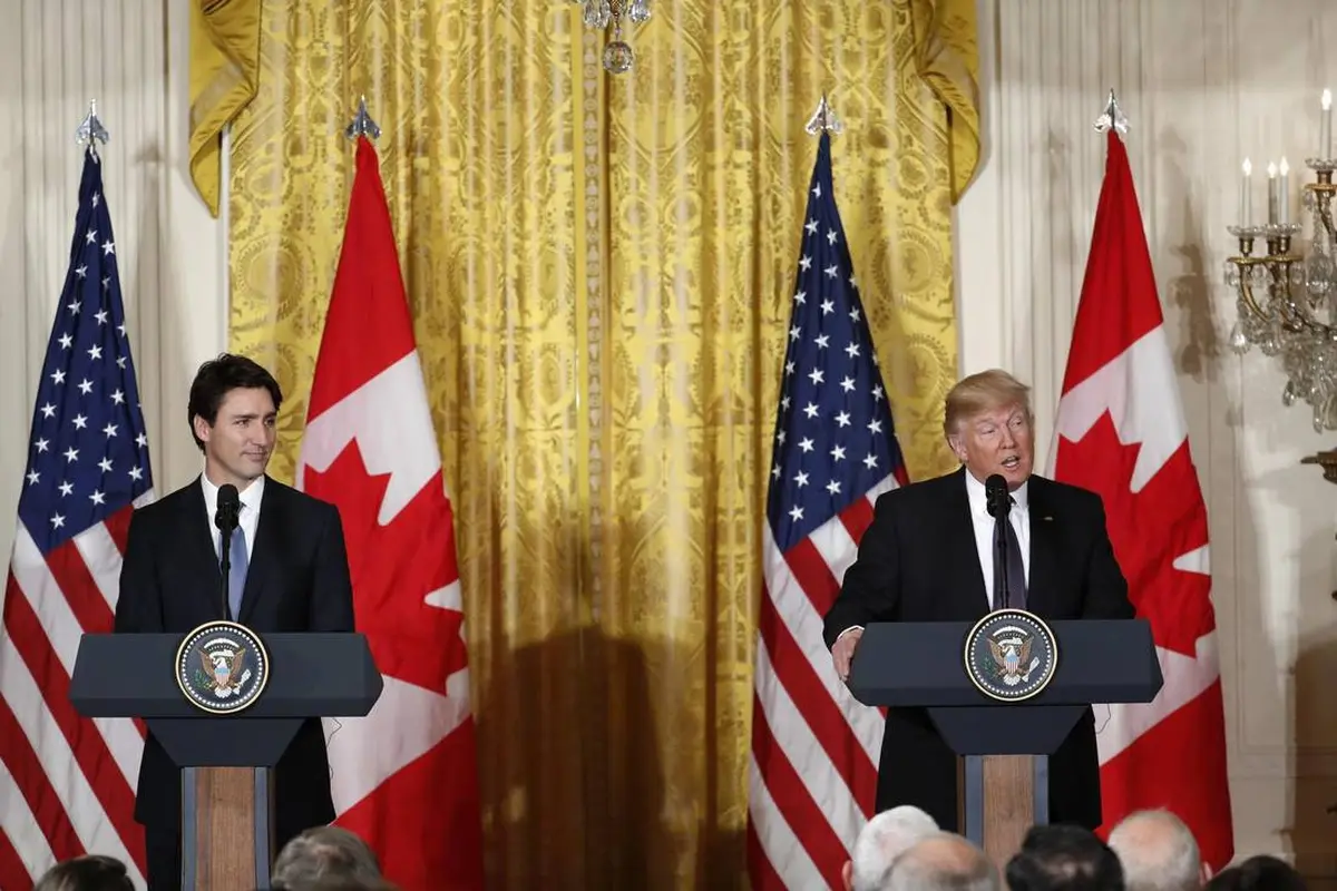 PM Kanada Justin Trudeau dan Presiden AS Donald Trump di Gedung Putih, (AP)