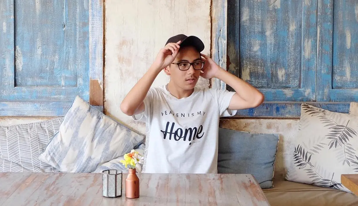 Selain masih menggeluti dunia dance, Brandon juga terlihat menggemari dunia fotografi. Melalui akun Instagramnya, Brandon terkadang berpose untuk endorse.
(Liputan6.com/IG/@brandon_lilhero)