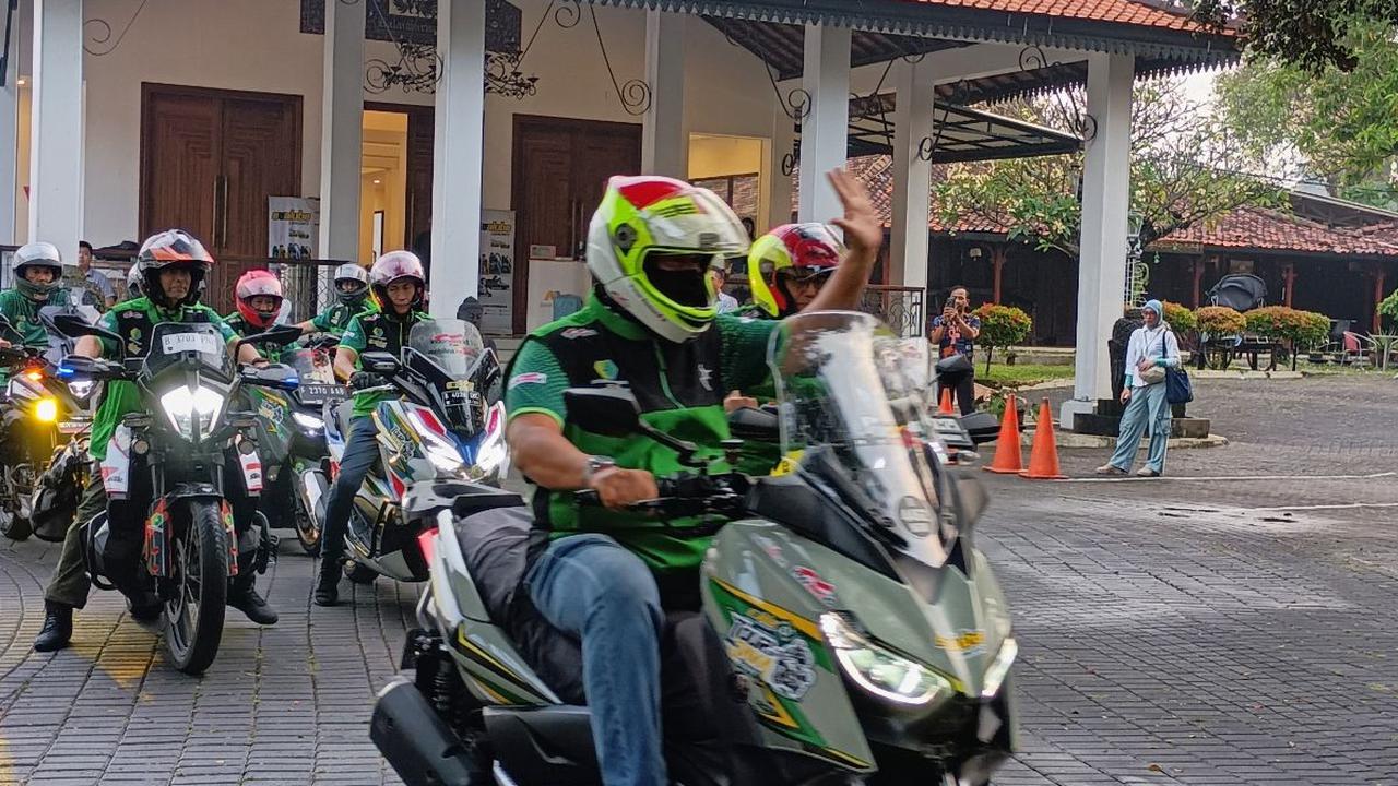 Sandiaga Uno melepaskan diri dari jabatan Menparekraf
