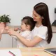 Kemampuan berbagi dan bergiliran dapat membantu anak membangun hubungan yang positif, belajar bekerja sama, serta memahami cara berinteraksi dengan orang lain. [Dok/freepik.com]