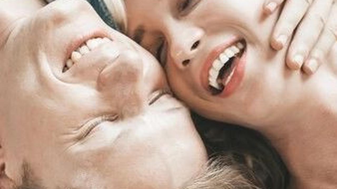 Jadi, tidak ada salahnya untuk mencoba berbagai posisi kelonan dan menemukan yang paling nyaman dan menyenangkan bagi Anda dan pasangan.