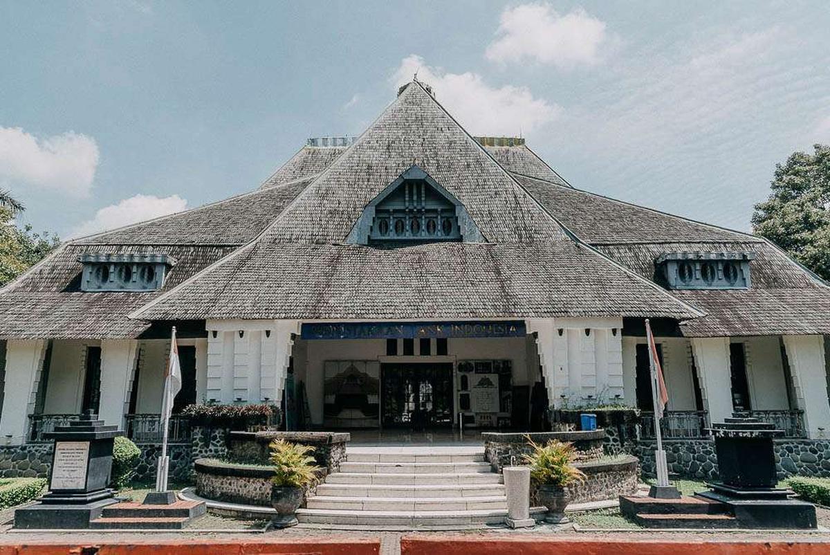 Perpustakaan Bank Indonesia Surabaya