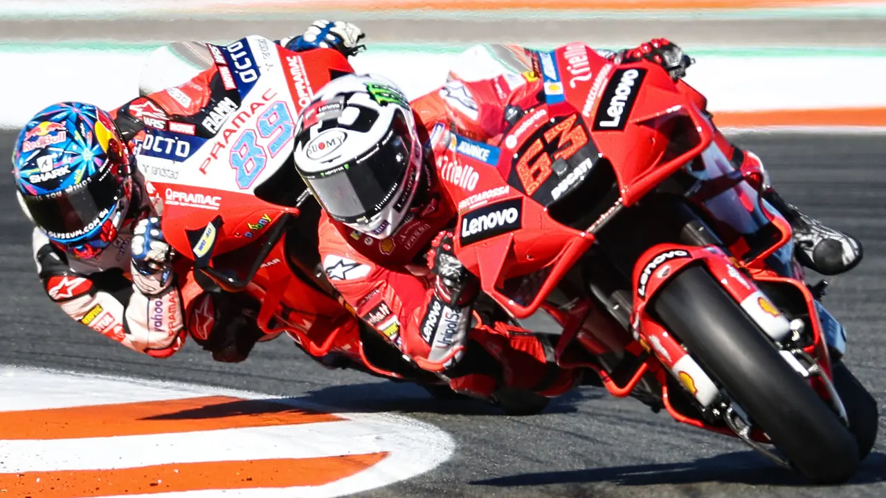 Foto: Ducati Gacor di MotoGP Valencia, Anak Didik Valentino Rossi Finis di Posisi Pertama