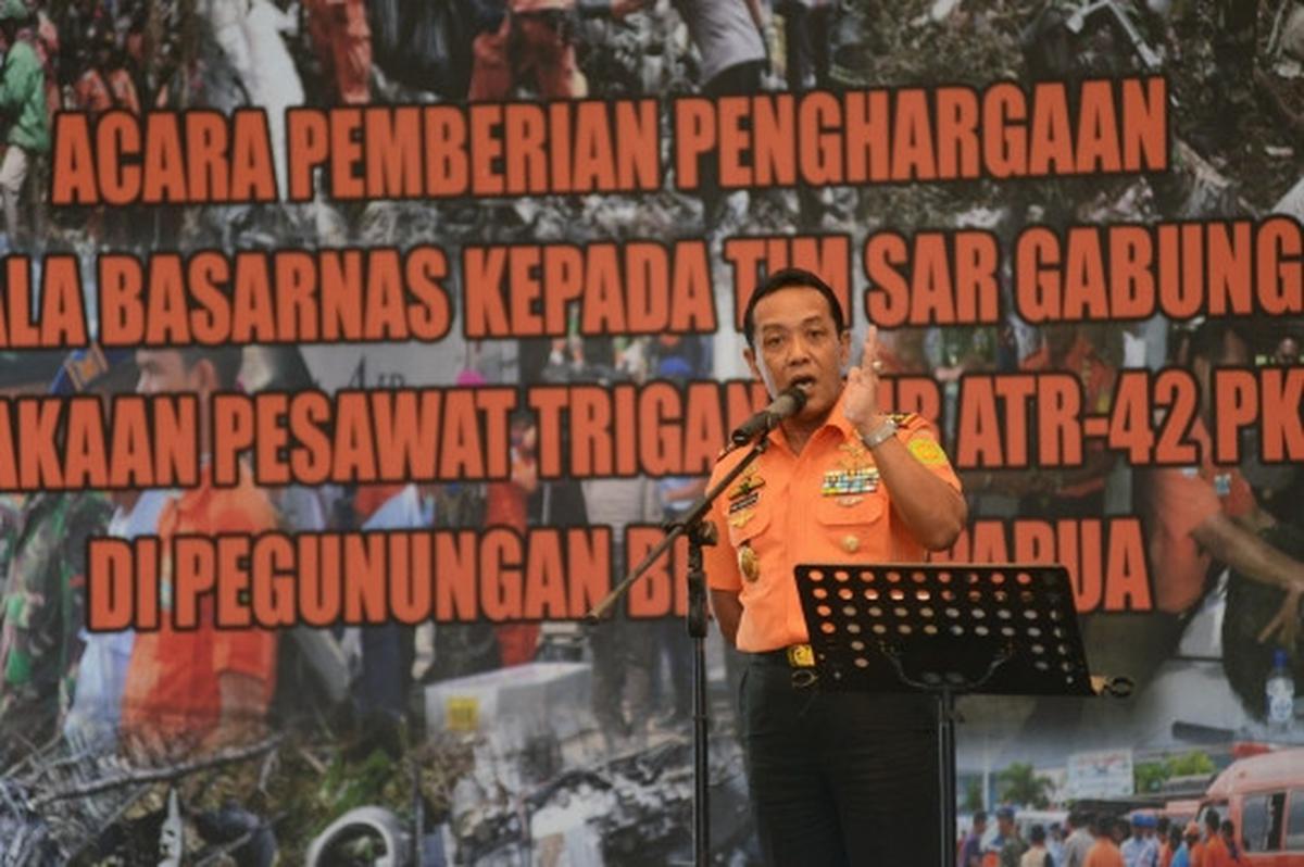Basarnas beri penghargaan untuk tim operasi penyelamatan Trigana Air