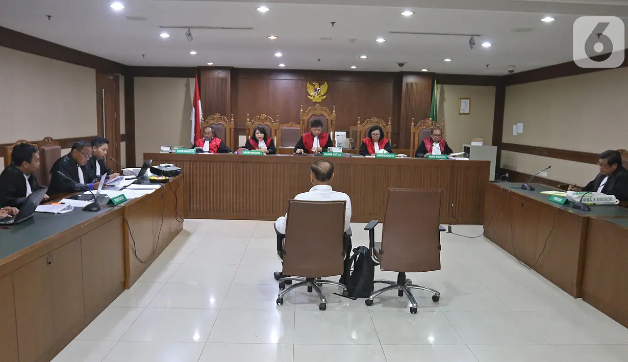 Terdakwa kasus korupsi proyek e-KTP Markus Nari menjalani sidang lanjutan di Pengadilan Tipikor, Jakarta, Senin (21/10/2019). Sidang tersebut beragendakan pemeriksaan terhadap terdakwa. (Liputan6.com/Herman Zakharia)