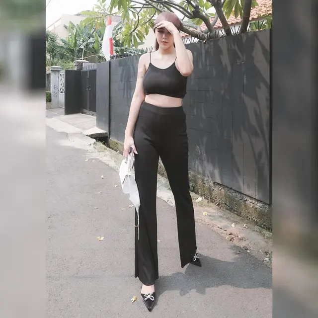 Pamer Perut Rata, Ini 7 Potret Terbaru Ratu Rizky Nabila Usai 3 Bulan Melahirkan