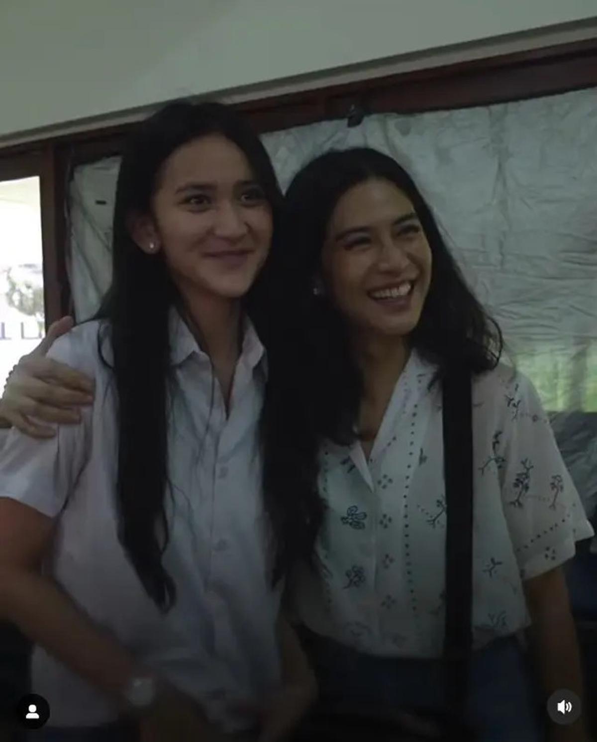 6 Potret Pemain AADC ke Lokasi Syuting Rangga &amp; Cinta, Nostalgia 23 Tahun Lalu