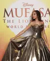 Blue Ivy tampil glamor dengan gaun emas dalam pemutaran film Mufasa. (Foto: Instagram/ Blue Ivy)