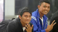 Dua pemain Arema, Nasir dan Dedik Setiawan. (Bola.com/Iwan Setiawan)