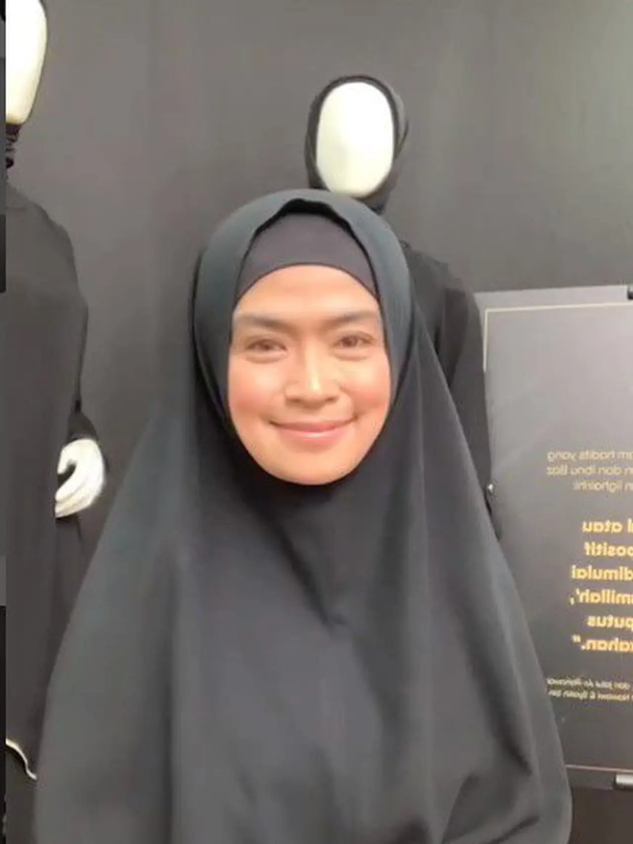 6 Potret Terbaru Yulia Rachman, Kini Penampilannya Bikin Pangling - Hot ...