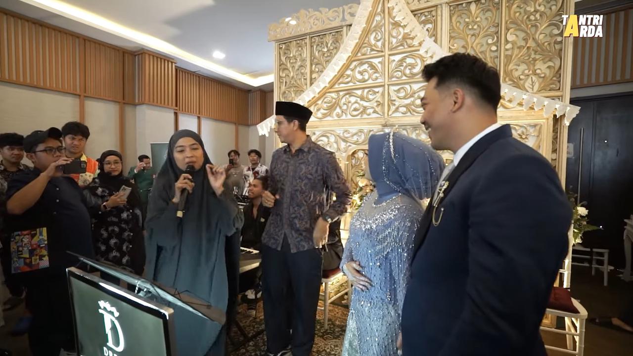 Hatna Danarda Suami Tantri Kotak Deg-degan dan Keringat Dingin saat Akan Tampil di Acara Pernikahan 'Nyanyi Depan Presiden Udah'