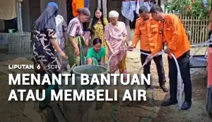 Menanti Bantuan atau Membeli Air