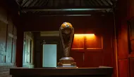 Ada unsur emas 24 karat di trofi Piala Presiden 2024. (Dokumentasi Piala Presiden 2024)