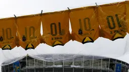 Jersey kualitas rendah bertuliskan nama Neymar dijual di sekitar stadion Arena Fonte Nova, Salvador, Brasil. (AP/Natacha Pisarenko)